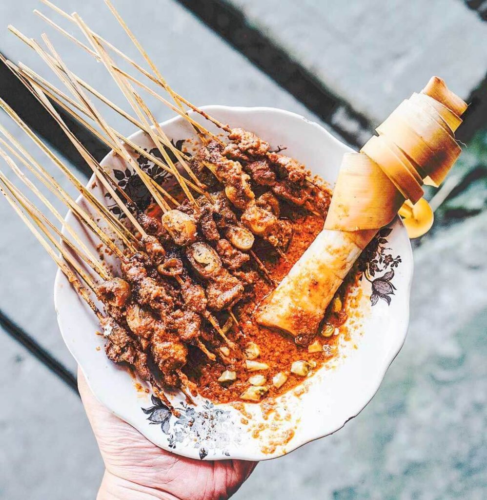 Sate Jeroan Ayam khas Lombok.